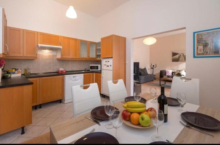 פראג Apartment Stepanska מראה חיצוני תמונה